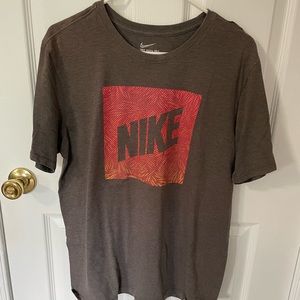 Mens Large Nike Short Sleeved Brown Shirt